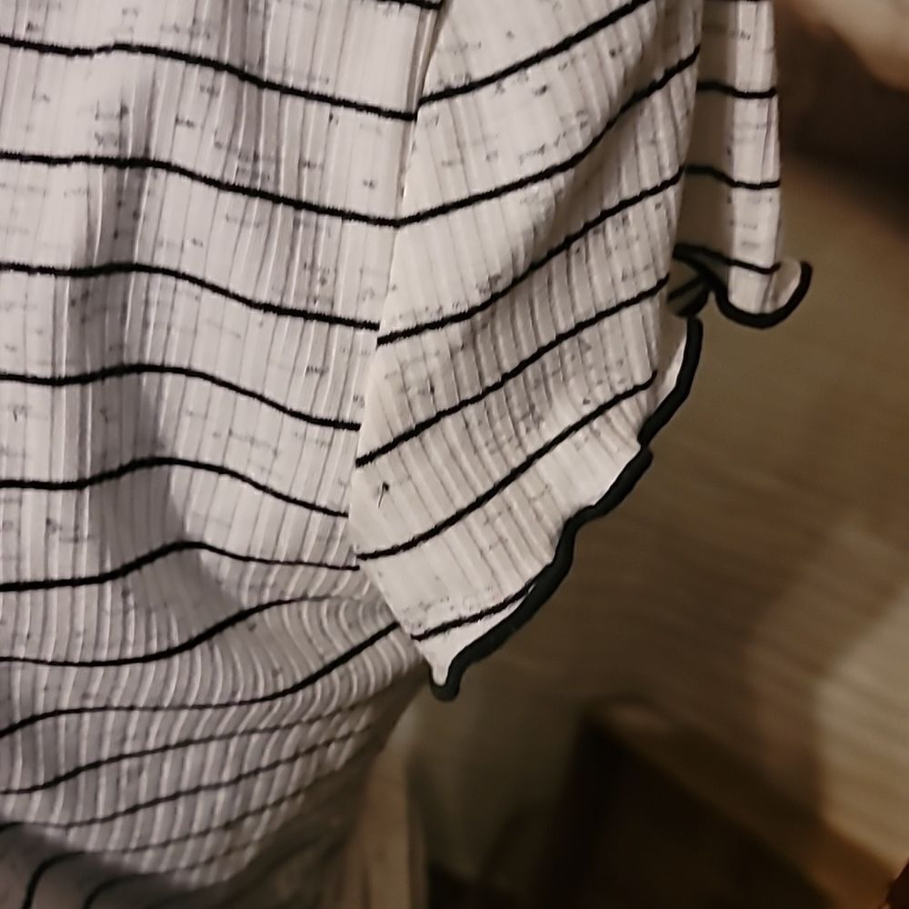 BCBGeneration Striped Top Size M - Picture 2 of 6